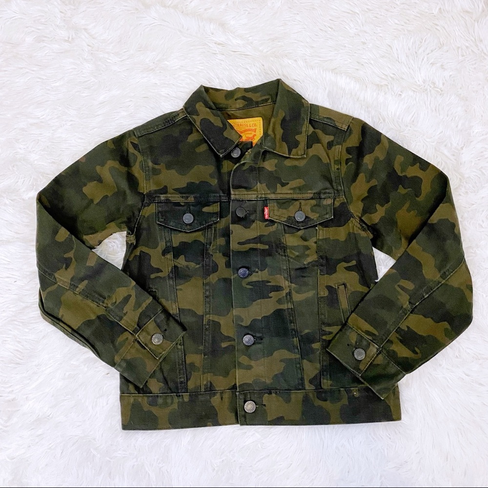 Boys Levi’s Trucker Jacket Camo Print Small NWOT